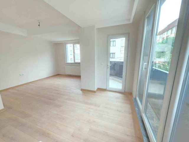 KÜÇÜKYALI'DA YENİ BİNADA SATILIK 2+1 DAİRE