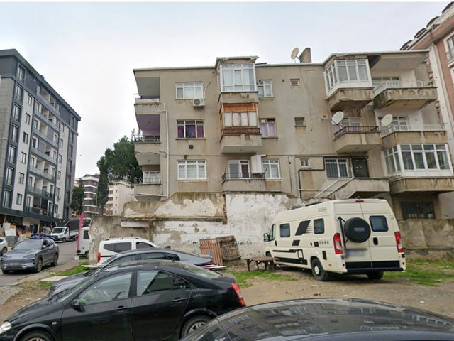 KARTAL YUKARI MAH ’DE 3 BALKONLU BELEDİYE ARKASI YATIRIMLIK SATILIK DAİRE