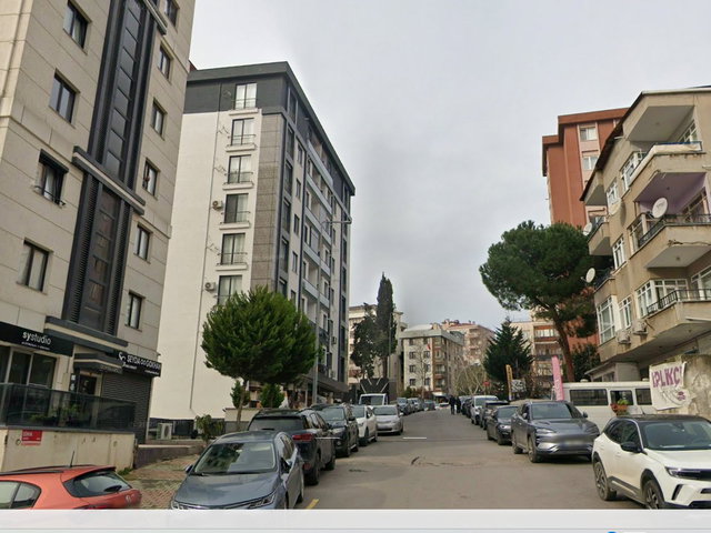 KARTAL YUKARI MAH ’DE 3 BALKONLU BELEDİYE ARKASI YATIRIMLIK SATILIK DAİRE