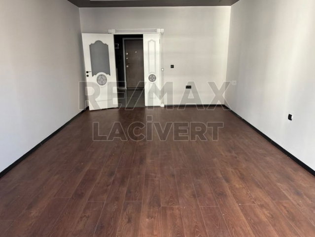 RE/MAX LACİVERT'TEN YILDIZKENT'TE KİRALIK 3+1 DAİRE