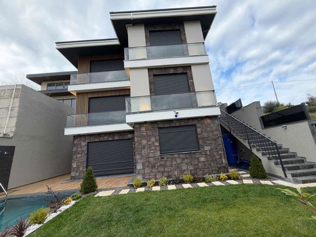 ŞİLE AHMETLİ'DE ÖZEL HAVUZLU LÜKS 4+1 TRIPLEKS VILLA