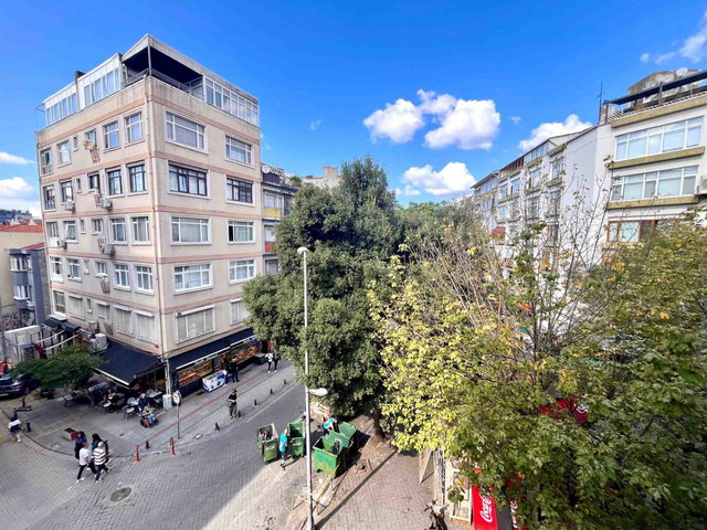 MODA CADDESINDE KIRALIK GENIŞ 3+1 DAIRE- 110 M² NET