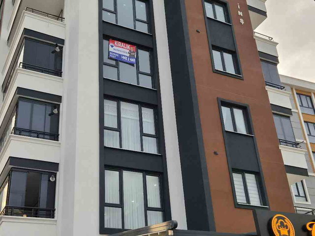 REMAX KUZEYDEN KIŞLA MAHALLESI'NDE 3+1 DAIRE