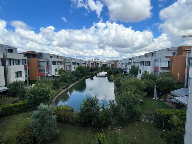 REMAX OYA DOĞAN SİNPAŞ LAGÜN 3+1 LILYUM TERAS BOŞ KİRALIK DAİRE
