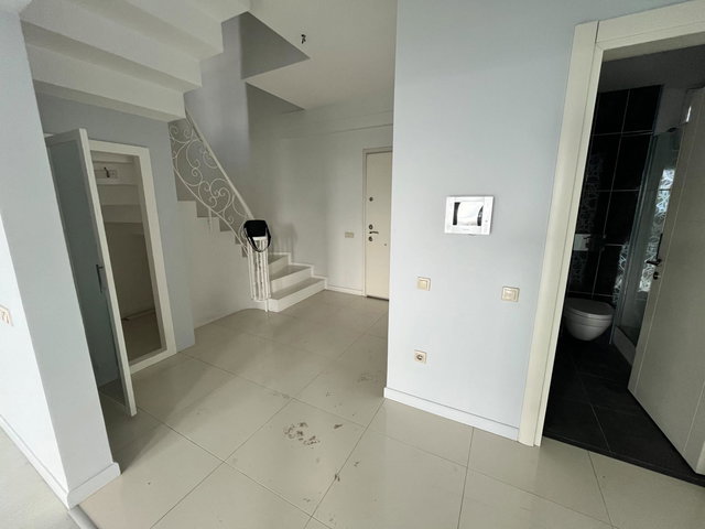 REMAX OYA DOĞAN SİNPAŞ LAGÜN 3+1 LILYUM TERAS BOŞ KİRALIK DAİRE