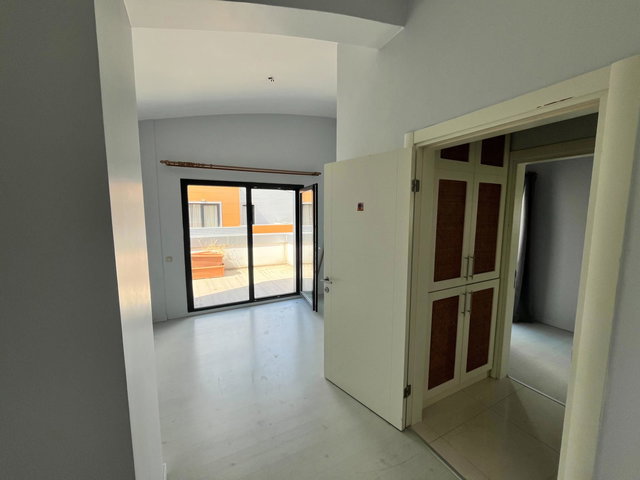 REMAX OYA DOĞAN SİNPAŞ LAGÜN 3+1 LILYUM TERAS BOŞ KİRALIK DAİRE