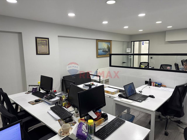 ŞİŞLİ HARBİYE CUMHURİYET CADDESİNDE BAKIMLI KİRALIK OFİS KATLARI