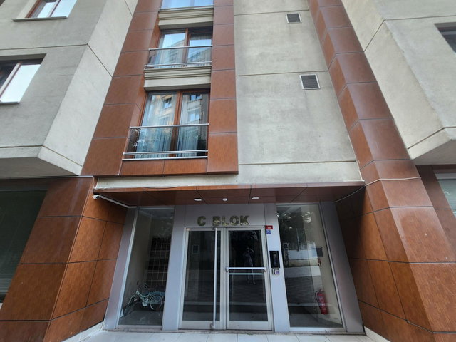 PANORAMA TOPKAPI EVLERİ’NDE DENİZ MANZARALI, YÜKSEK ŞEREFİYELİ KİRALIK 2+1 DAİRE!