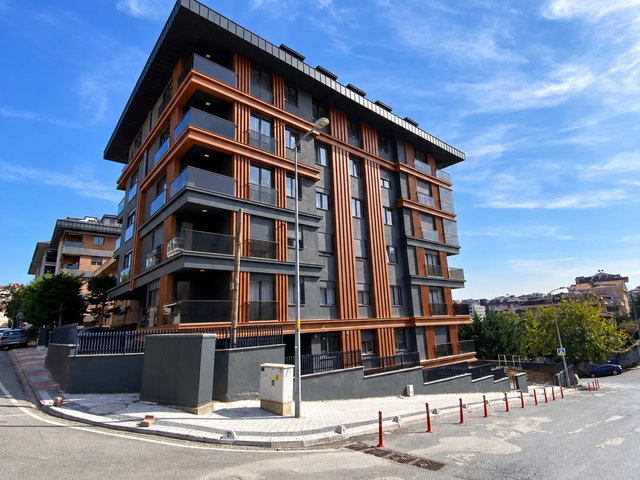ÜSKÜDAR BAHÇELİEVLER ’DE SIFIR BİNADA 1. KAT KİRALIK 2+1 DAİRE
