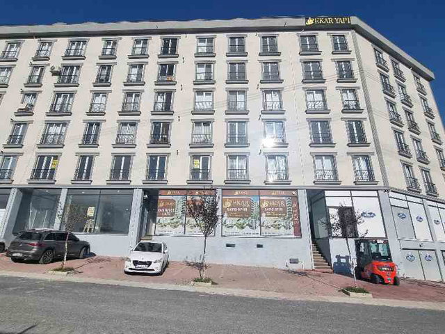HADIMKÖY BİRUNİ CADDESI'NDE SATILIK 3+1 DAİRE