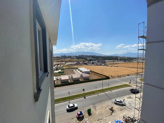 REMAX YENİ'DEN ÜNİVERSİTE KARŞISI SATILIK EŞYALI 2+0 DAİRE