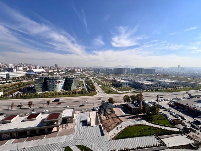 REMAX LEVEL'DAN ADRES ANKARA'DA 2+1 KAPALI MUTFAK SATILIK DAİRE