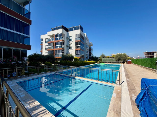 DAVUTLAR ZEYTİN DALI SİTESİNDE 4+1 ÇATI DUBLEKS DAİRE