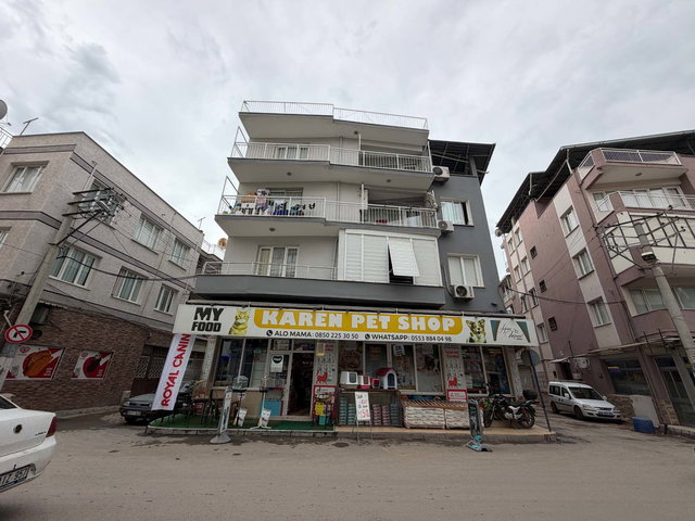 BORNOVA ÇAMDIBI BURAK REIS CADDESI ÜZERINDE TERASLI 2+1 EŞYALI DAIRE
