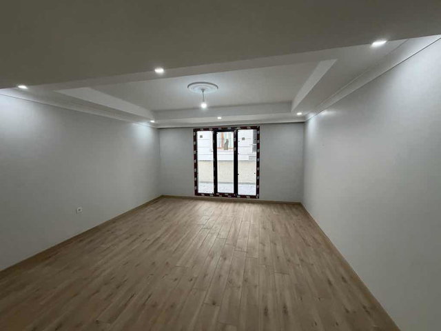 ESENYURT AKÇABURGAZ 'DA SATILIK 2+1 DAİRE GENİŞ TERASLI İSKANLI