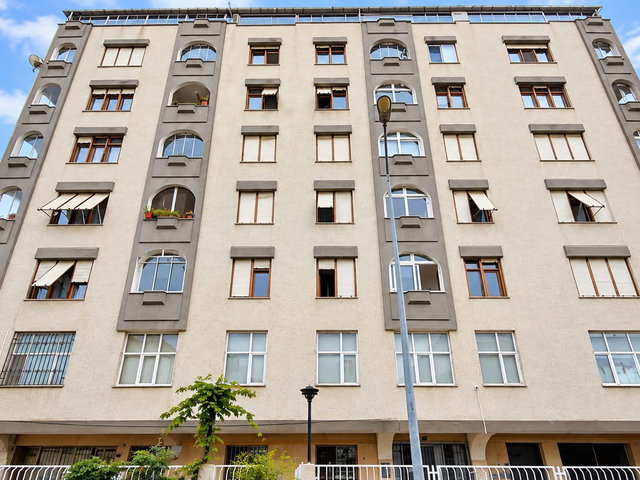 BAHÇELİEVLER’DE  DUBLEX 270 M² NET, 5+2 GENİŞ DAİRE | 5. KAT | BALKONLU | KREDİYE UYGUN