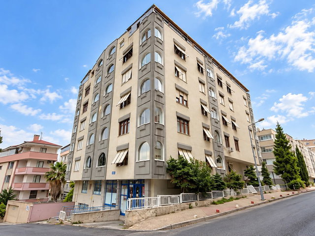BAHÇELİEVLER’DE  DUBLEX 270 M² NET, 5+2 GENİŞ DAİRE | 5. KAT | BALKONLU | KREDİYE UYGUN