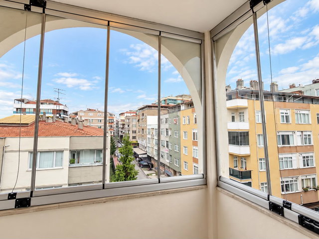 BAHÇELİEVLER’DE  DUBLEX 270 M² NET, 5+2 GENİŞ DAİRE | 5. KAT | BALKONLU | KREDİYE UYGUN