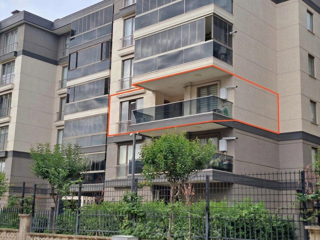 RE/MAX ADVANTAGE'DEN YÜKSELEN PARK SAFİR SİTESİNDE 3+1 DAİRE