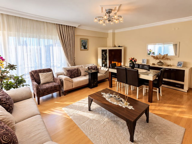 REMAX EFFECT'TEN ZERAY YAMAÇ EVLERİNDE 5+2 250 M² TRİBLEKS VİLLA