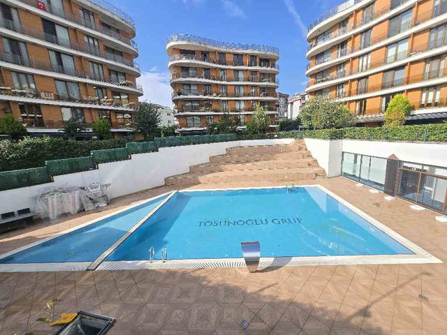 ÇEKMEKÖY CITY AMBIANCE’TA 100 M² GENİŞ BALKONLU 2+1 KREDİYE UYGUN SATILIK DAİRE
