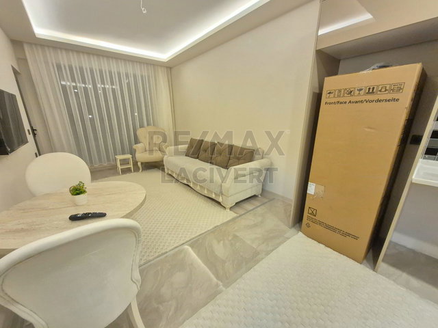 RE/MAX LACIVERT'TEN DADAŞKENT'TE LÜKS EŞYALI KIRALIK 1+1 DAIRE
