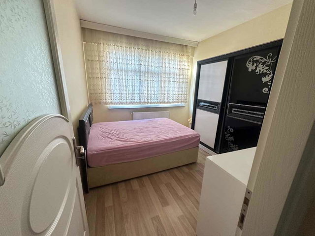 BAĞCILAR YILDIZTEPE’DE EŞYALI 2+1 KİRALIK DAİRE | BALKONLU | DOĞALGAZ KOMBİ