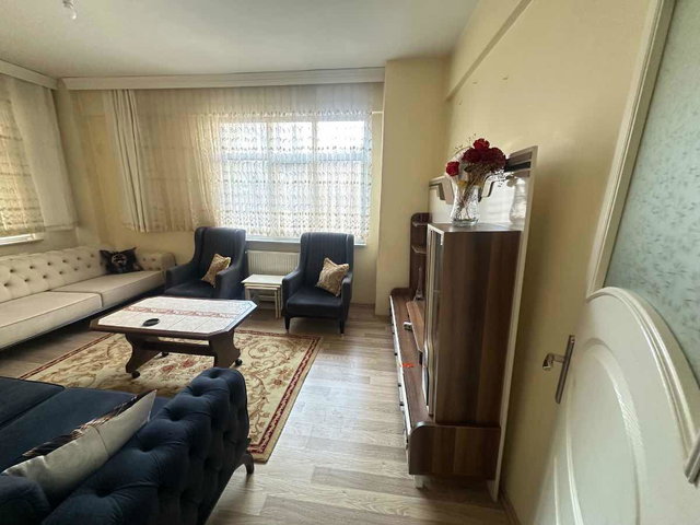 BAĞCILAR YILDIZTEPE’DE EŞYALI 2+1 KİRALIK DAİRE | BALKONLU | DOĞALGAZ KOMBİ