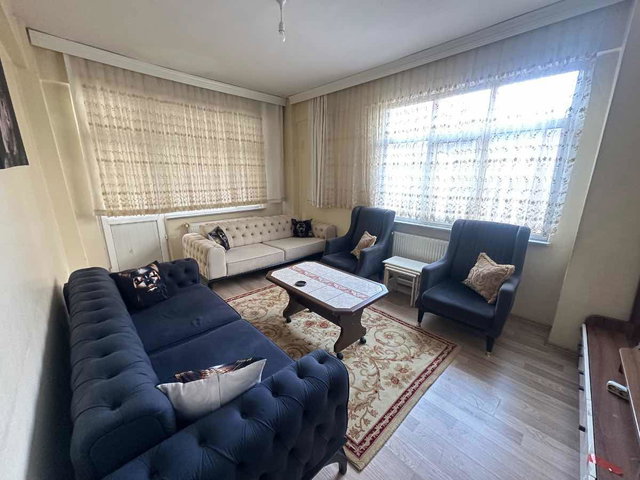 BAĞCILAR YILDIZTEPE’DE EŞYALI 2+1 KİRALIK DAİRE | BALKONLU | DOĞALGAZ KOMBİ