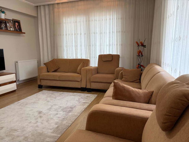 KARŞIYAKA ŞEMİKLER’DE EŞYALI 3+1 | 2 BANYO | GÜNEY-BATI CEPHE | BALKONLU KİRALIK DAİRE