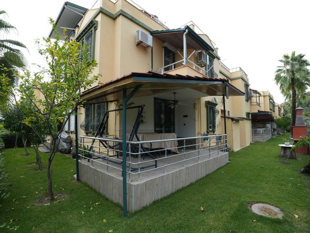 CLUB KONAK GARDEN 2'DE DENIZ YAKINI, HAVUZLU SATILIK VILLA
