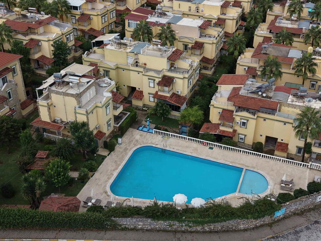 CLUB KONAK GARDEN 2'DE DENIZ YAKINI, HAVUZLU SATILIK VILLA