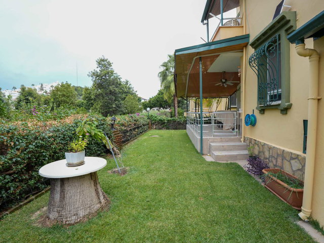 CLUB KONAK GARDEN 2'DE DENIZ YAKINI, HAVUZLU SATILIK VILLA