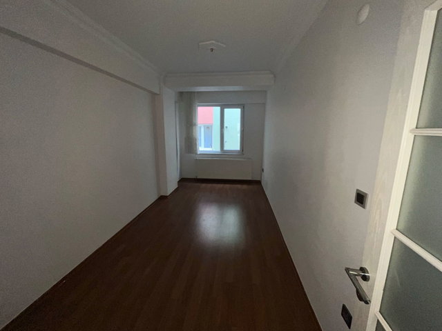 ÇEKMEKÖY MİMAR SİNAN’DA 2+1 | 75 M² NET |DOĞALGAZ KOMBİLİ | BOŞ