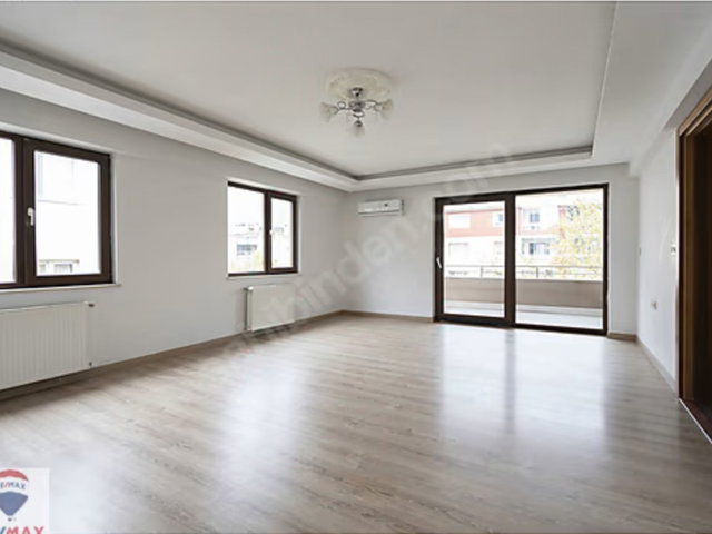 REMAX LEON İHSANİYE BRÜT 300M2 TERASI MANZARALI 5+1 DUBLEKS