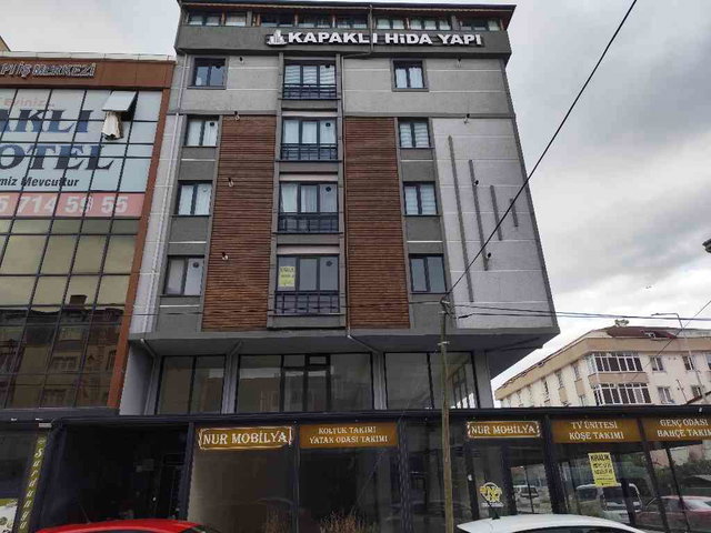 REMAX LAND'DEN HASTANENİN KARŞISINDA TERASLI YERDEN ISITMALI 1+1