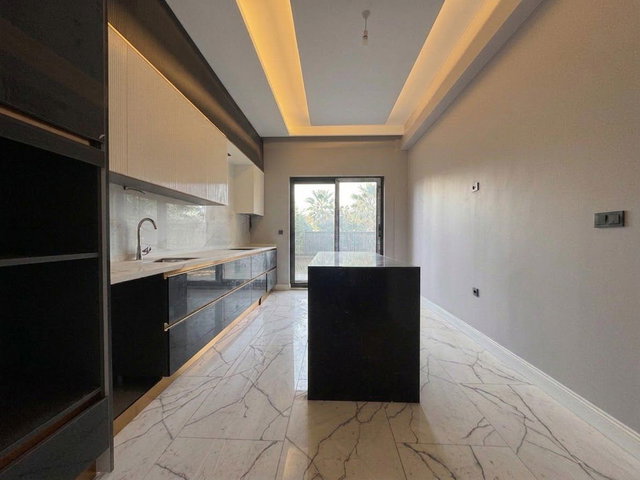 KARTEPE MODERNA VILLALARI SATILIK 5+1 HAVUZLU VILLA