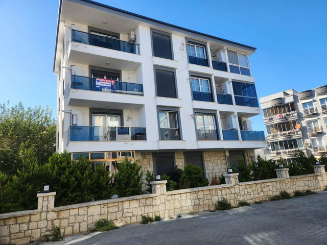 SEFERİHİSAR MERKEZDE D.GAZLI ARAKAT KİRALIK ASANSÖRLÜ 1+1 DAİRE