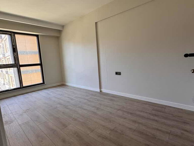 KARTAL HÜRRİYET MAHALLESİ 2+1 METROYA 500 M SATILIK