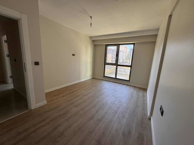 KARTAL HÜRRİYET MAHALLESİ 2+1 METROYA 500 M SATILIK