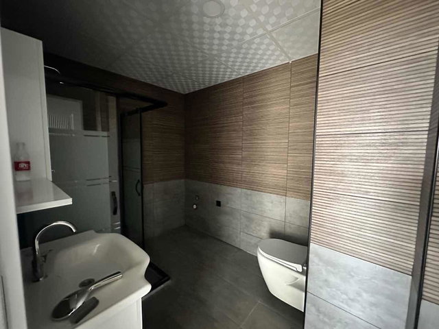 REMAX DEM'DEN YENİ EMNİYET KARŞISI 3+1 ALTTAN ISTIMALI DAİRE