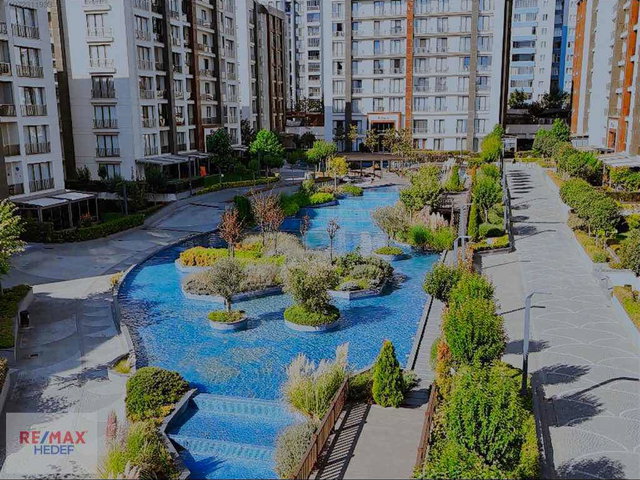 REMAX AKIN SEYHAN DAN KALE KENT 1. ETAPTA EŞYALI KİRALIK DAİRE