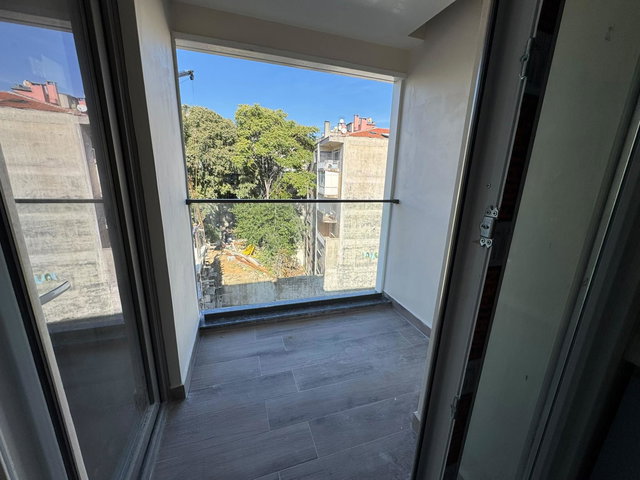 KADIKÖY OSMANAĞA’DA HEM KONUT HEMDE IŞ YERI SIFIR 3+1 | 2 BANYO | BALKONLU | DOĞALGAZ KOMBİLİ