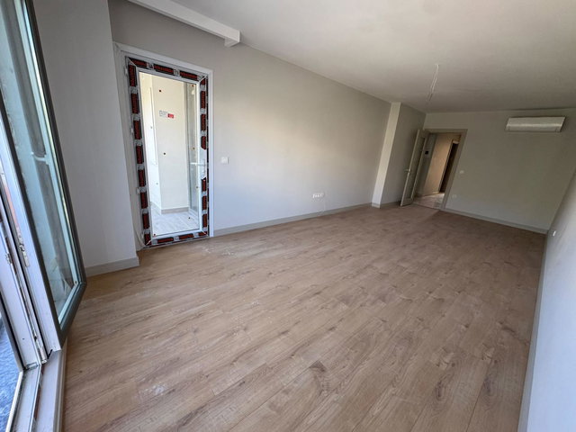 KADIKÖY OSMANAĞA’DA HEM KONUT HEMDE IŞ YERI SIFIR 3+1 | 2 BANYO | BALKONLU | DOĞALGAZ KOMBİLİ