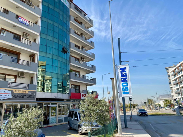 ATAŞEHIR BULVAR ÜZERINDE GENIŞ 3+1 BOŞ DAIRE
