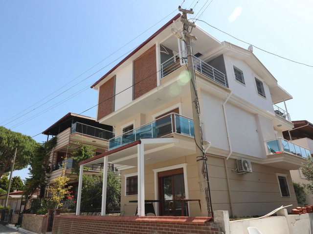 DENİZLİ ÖĞRETMENLER SİTESİ'NDE SATILIK DENİZ MANZARALI EŞYALI 1+1 DAİRE