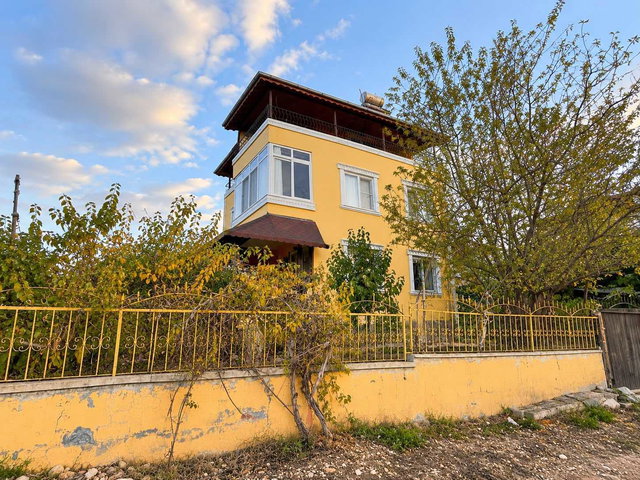 REMAX PALM'DEN KOCAHAMZALI DA 4+1 TRİPLEKS SATILIK VİLLA