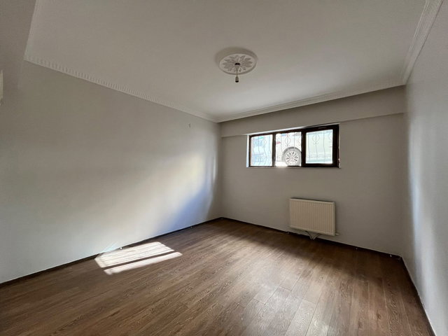 REMAX İLKE'DEN SARAYBOSNA'DA 3+1 SATILIK YAPILI BODRUM DAİRE