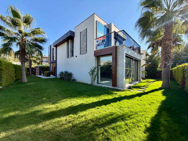 KUŞADASI HÜNKAR KONAKLARI ÖZEL HAVUZLU 5+2 TEK MÜSTAKİL VİLLA