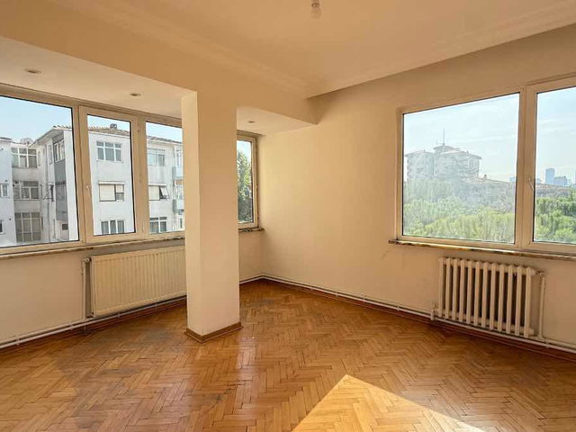ETİLER DERYA SİTESİ'NDE KİRALIK 3+1 ARA KAT,BALKONLU,OTOPARKLI